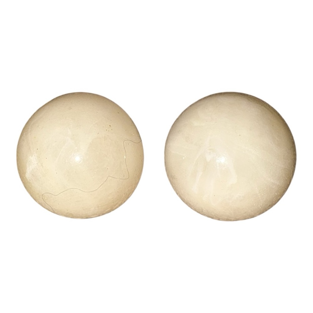 Vintage Hong Kong Lucite Clip-On Earrings – Cream Marbled Round JB9